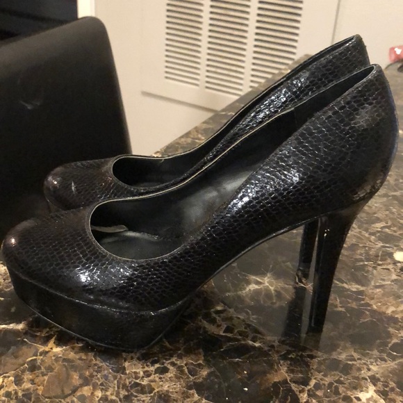 Thalia Sodi Black Skinny Heel Pumps - Picture 3 of 8